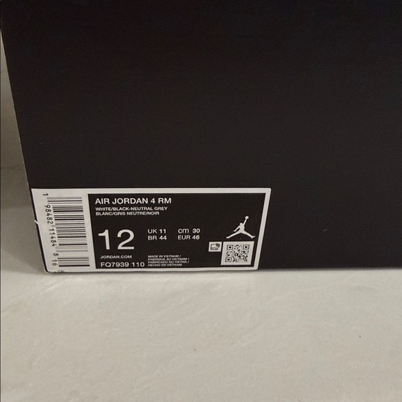 Air Jordan 4 - Picture 6 of 8